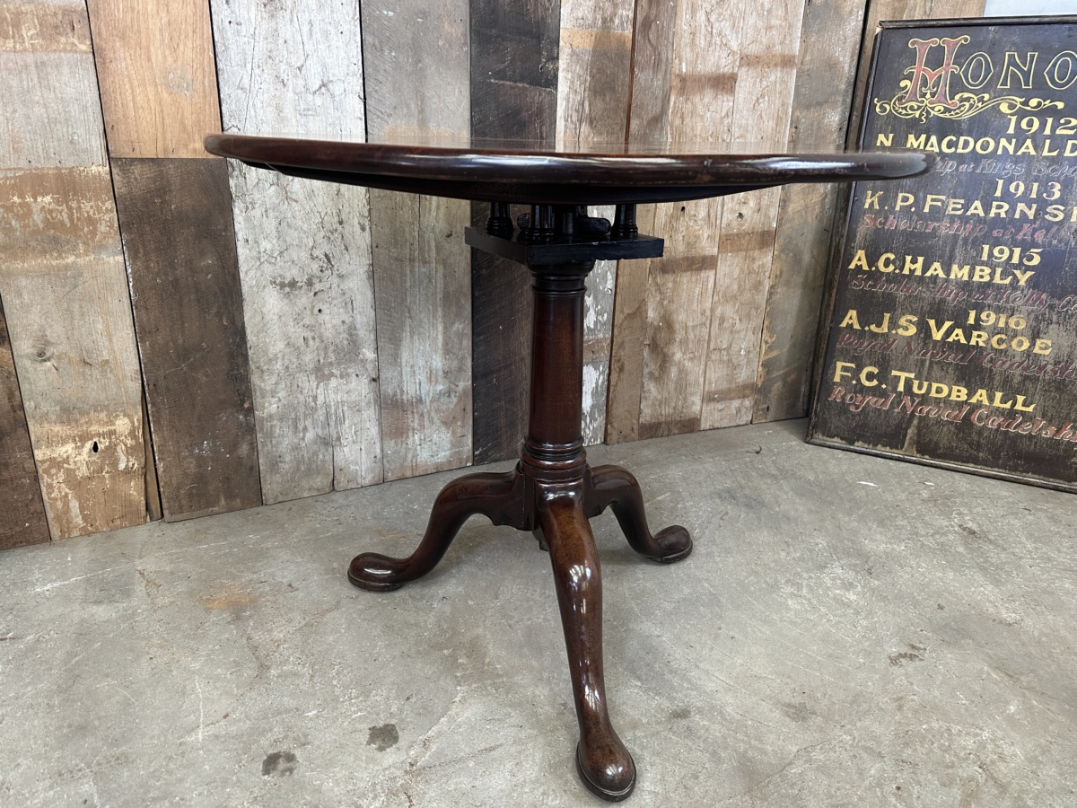 Georgian mahogany birdcage tilt top