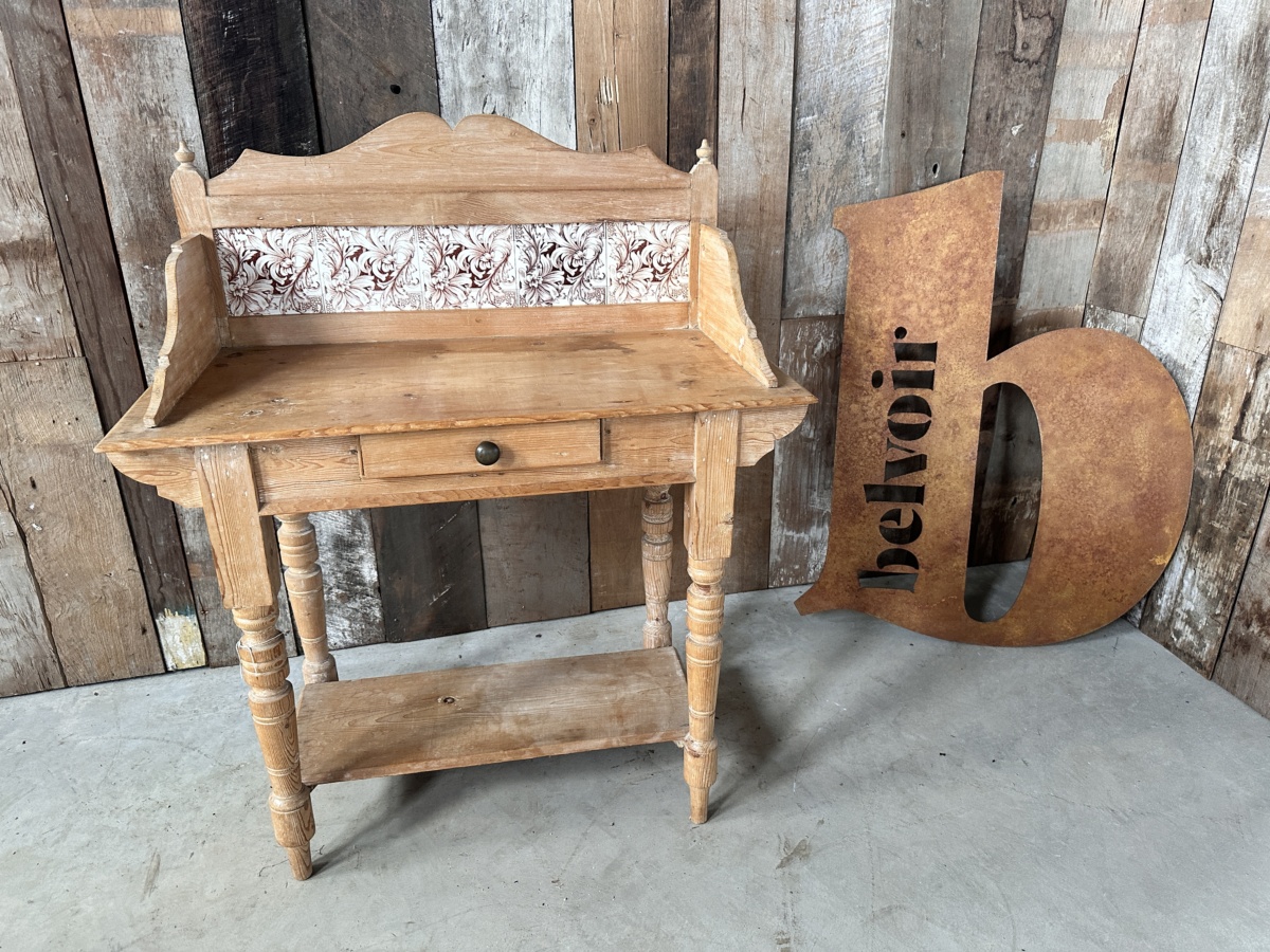 Pine & Satinwood Tile Back