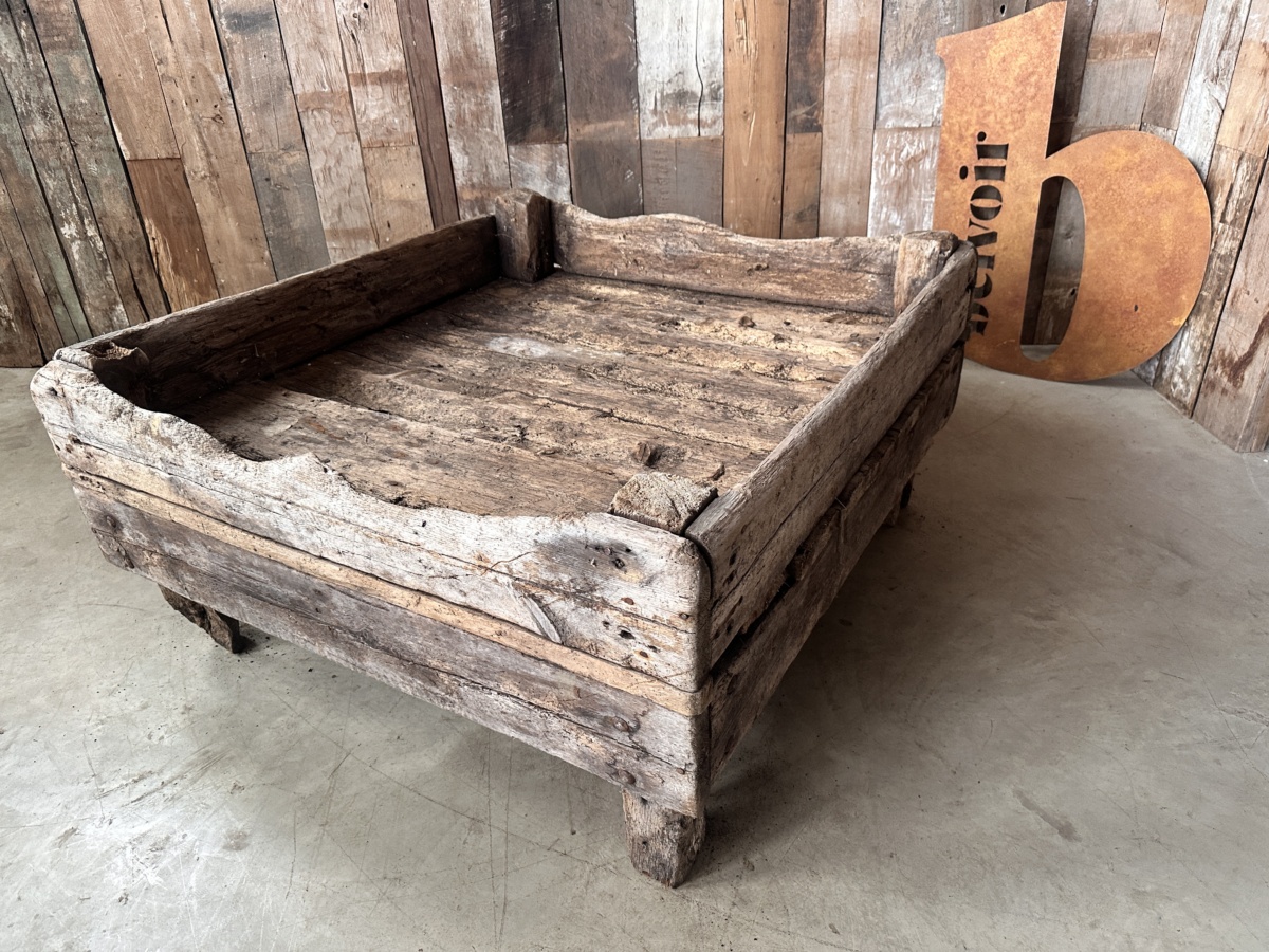 Large Pine Feeding Table