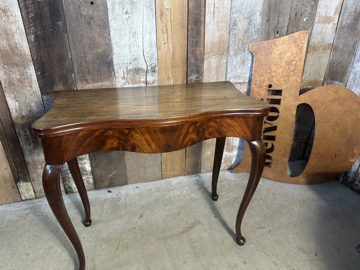 Victorian Mahogany Serpentine Fold Over Tea Card Table