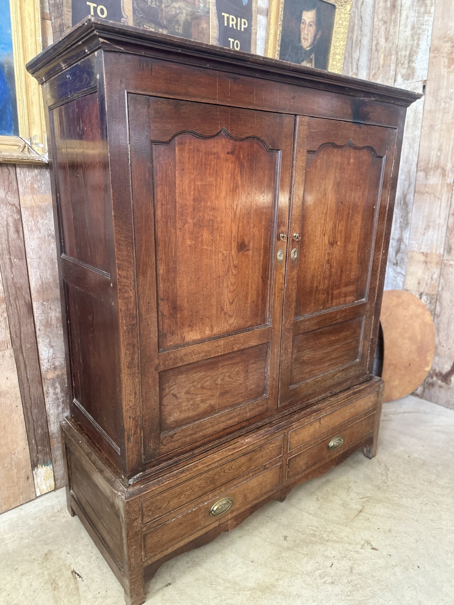 Georgian Oak Bacon Hall Robe